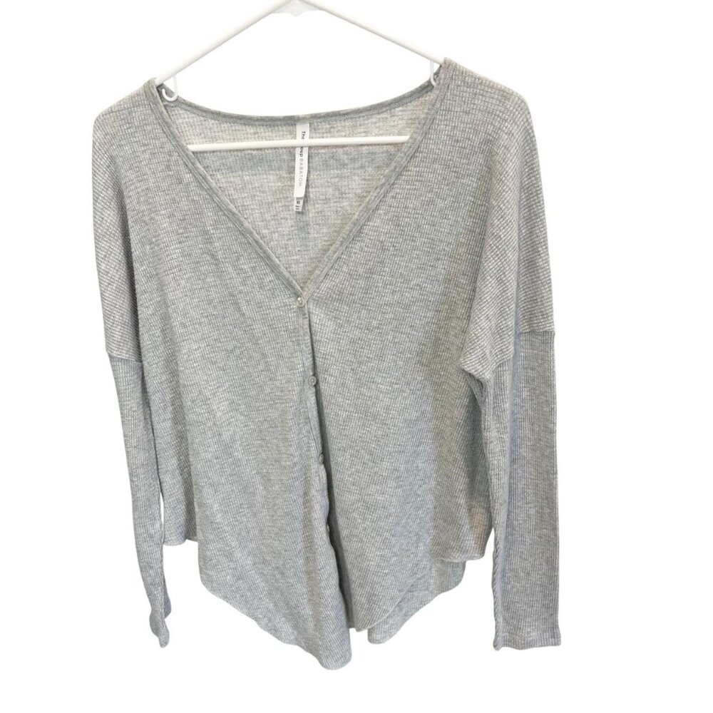Aritzia The Group Babaton Gray Thermal‎ Button Front Long Sleeve Lounge Top - XS